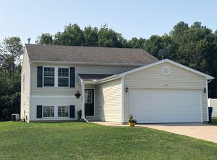 11688 Barnsley Rd SE, Lowell, MI 49331