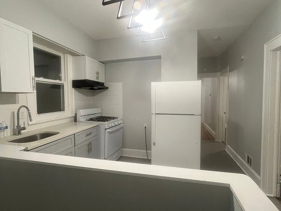 394 Myrtle Ave #4