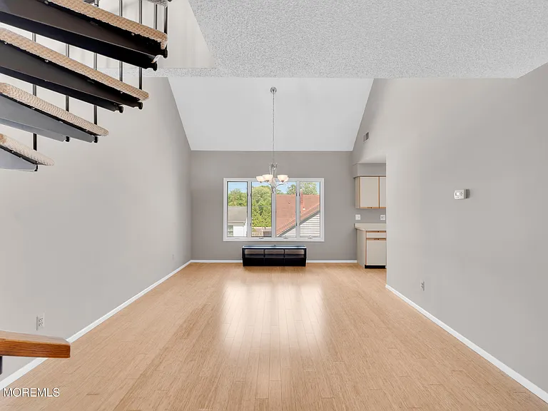 2230 Bridge Ave #4 — Photo 4