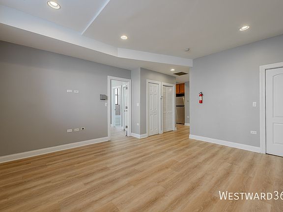 3rd image of 2034 W Arthur Ave Unit G