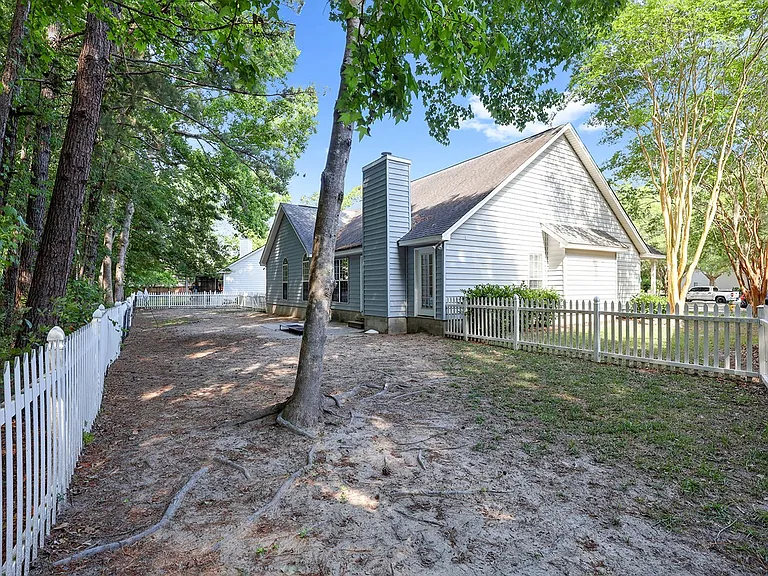 115 Sunrise Ln — Photo 32