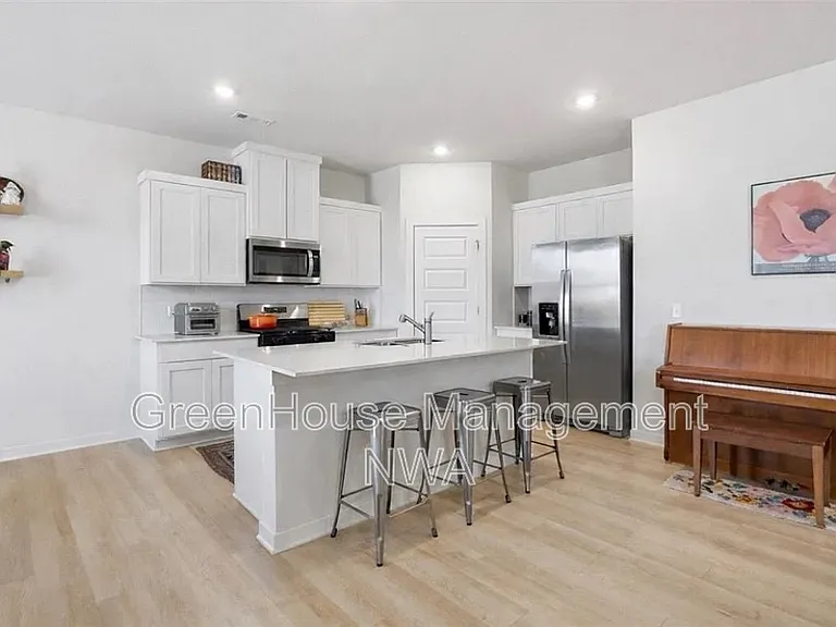 4813 Triangle St — Photo 10