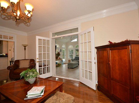 3rd image of 3505 Turnberry Ln
