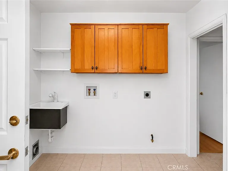 310 S Beachy Pl — Photo 11