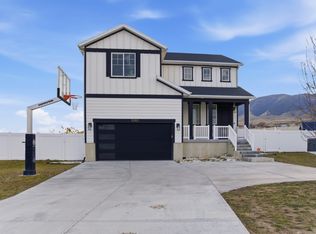3083 S Yellow Bill Dr, Saratoga Springs, UT 84045