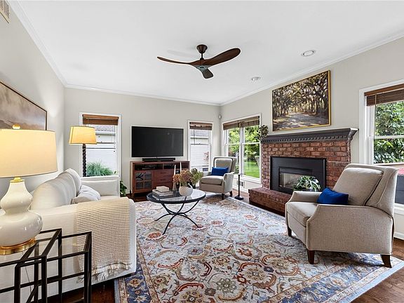 5th image of 150 Sachem Way
