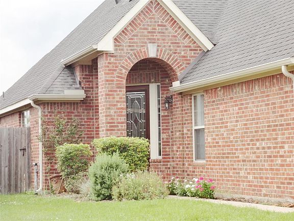 3rd image of 2414 Avalon Trace Ln
