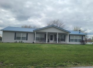 208 S Augusta Rd, Clayton, IL 62324