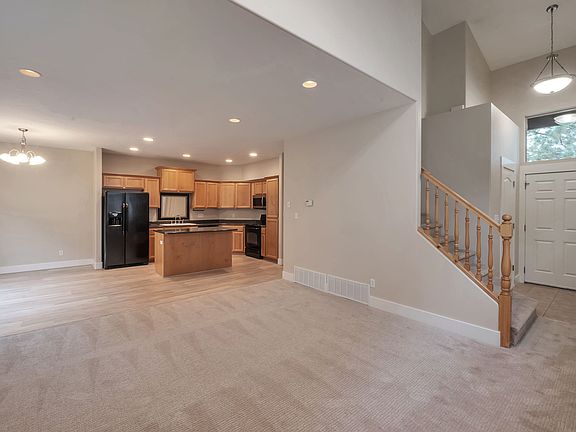 4th image of 2630 N Cypress Way