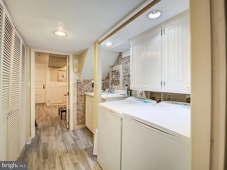 3808 Cathedral Ave NW — Photo 51