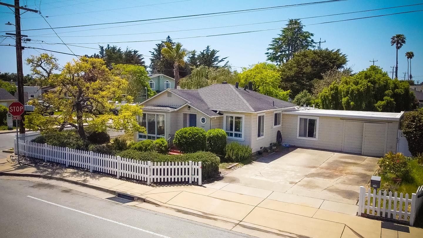 1105 Chanticleer Ave Santa Cruz CA 95062 Zillow