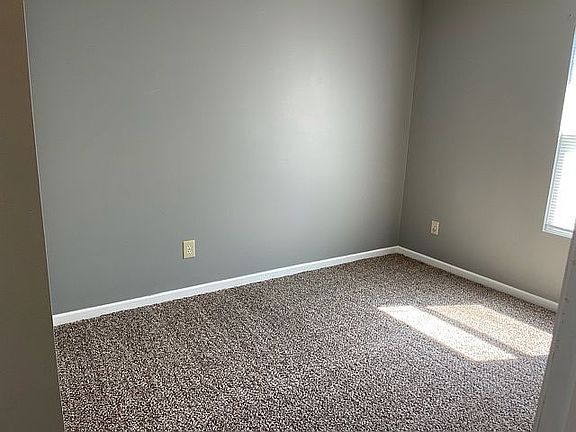 4th image of 1412 Dowell St