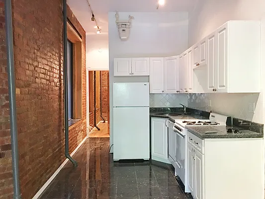 Rented by Adir Realty | media 16