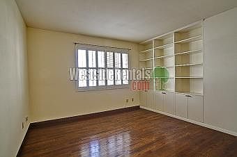 4th image of 11756 Moorpark St