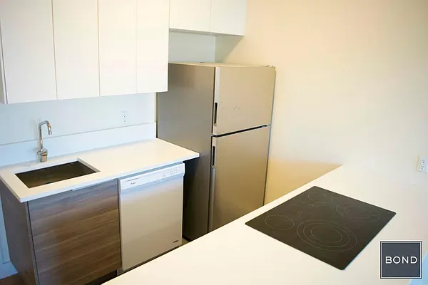 Rented by Bond New York | media 28