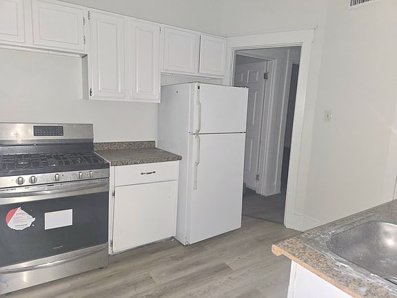 5th image of 4182 Vine St #2