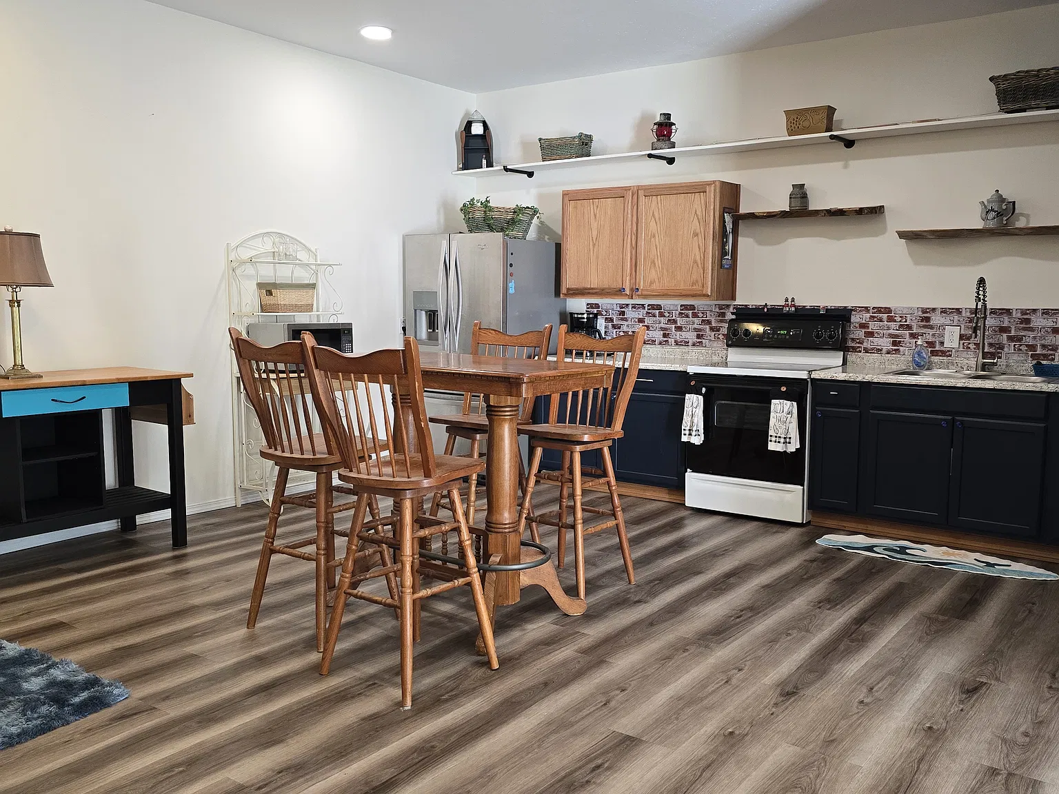 1 bed, 950 sqft, $1,500 — Photo 3