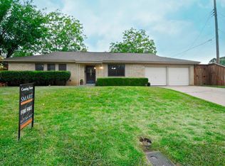 608 Mesa Dr, Euless, TX 76040