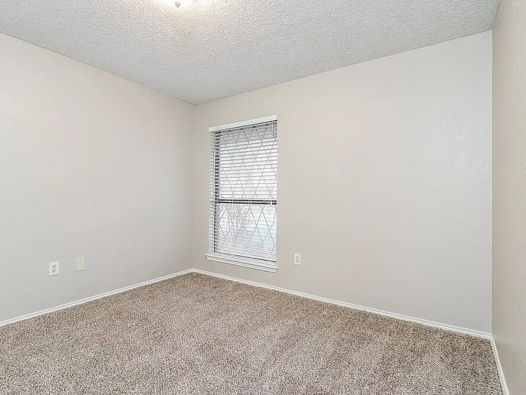 6303 Berlinetta Dr — Photo 13