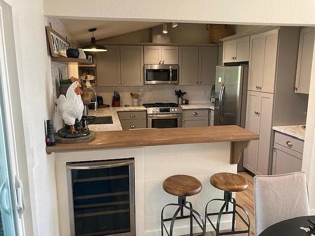 wine refrigerator, peninsula, stools