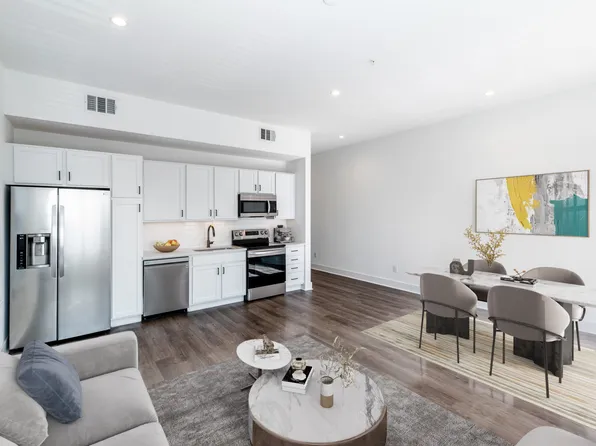 617 N Tyler St #303, Dallas, TX 75208