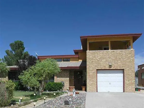 5784 Butte Dr, Santa Teresa, NM 88008