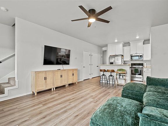 4th image of 1664 Comice Dr