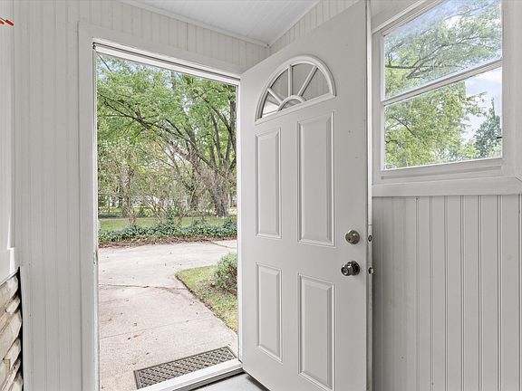 4th image of 2138 Lewis Dr