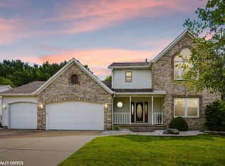 1421 W 60th St, Davenport, IA 52806