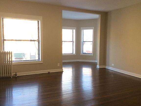 4th image of 3453 N Elaine Pl