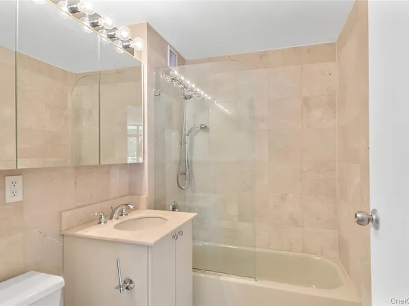 3625 Oxford Avenue image 10 of 12