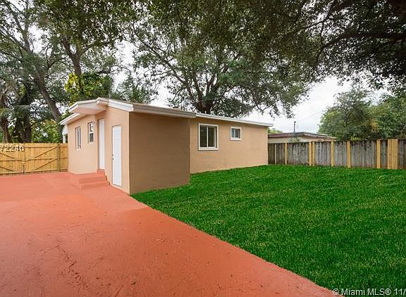 5th image of 380 NE 162nd St