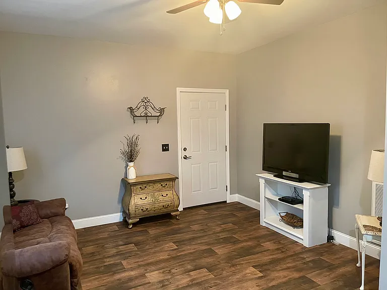 New Home Loop — Photo 4
