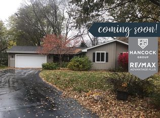 9256 Green Briar Rd, Bloomington, MN 55437