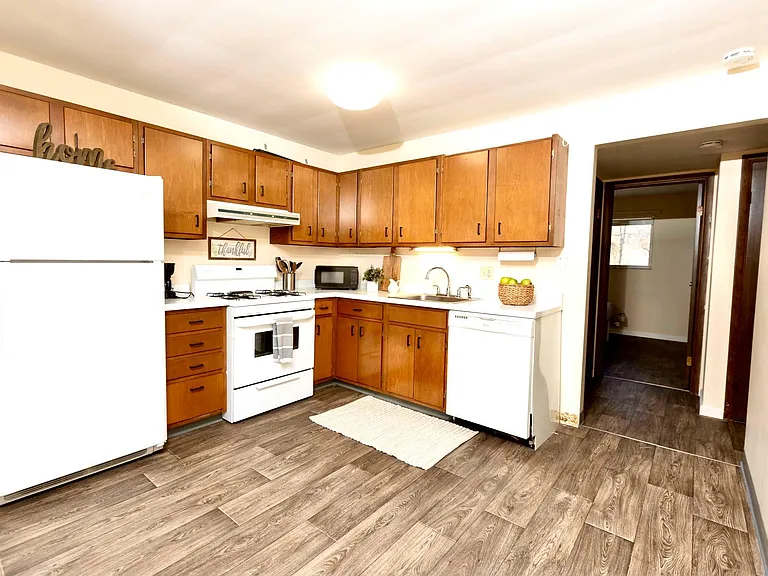 32 McElree Rd #B4 — Photo 6