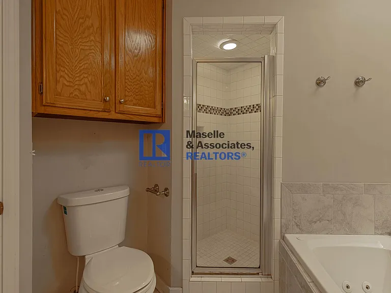 1046 Newland St — Photo 36