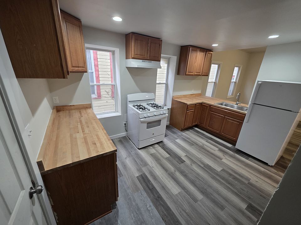 1st image of 148 5th Ave #C