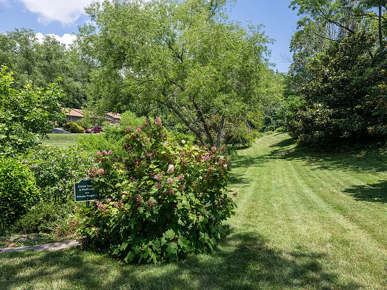 38 Morning Glory Dr #B — Photo 35