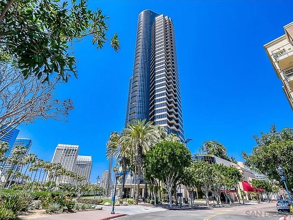 2nd image of 200 Harbor Dr Unit 2602
