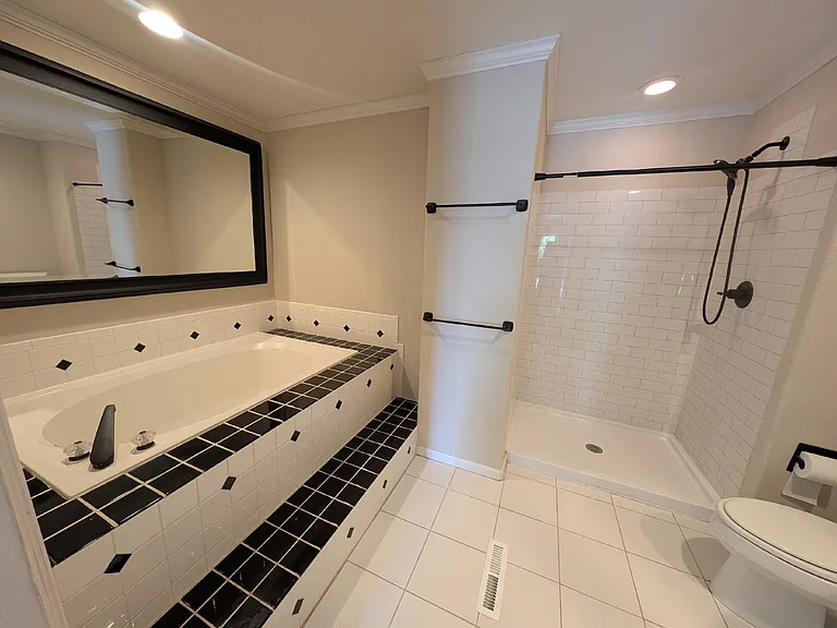 1175 E Dry Creek Pl — Photo 16