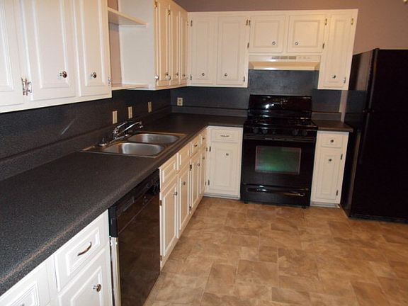 5th image of 1820 Ash St