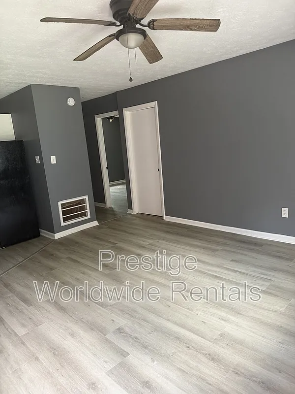 2 bed, 1.0 bath, 757 sqft, $1,075 — Photo 2