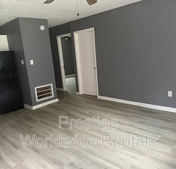 4125 Sandfort Rd #J — Photo 2