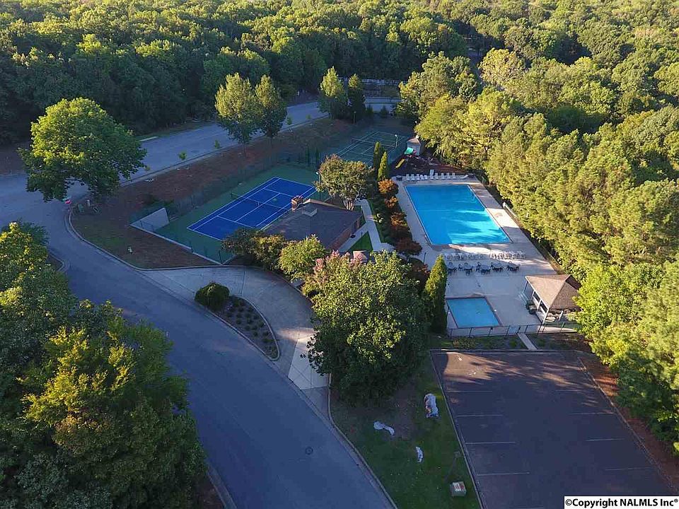 2nd image of 10133 Skylark Dr SE
