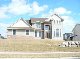 4171 Kings Rd, Excelsior, MN 55331