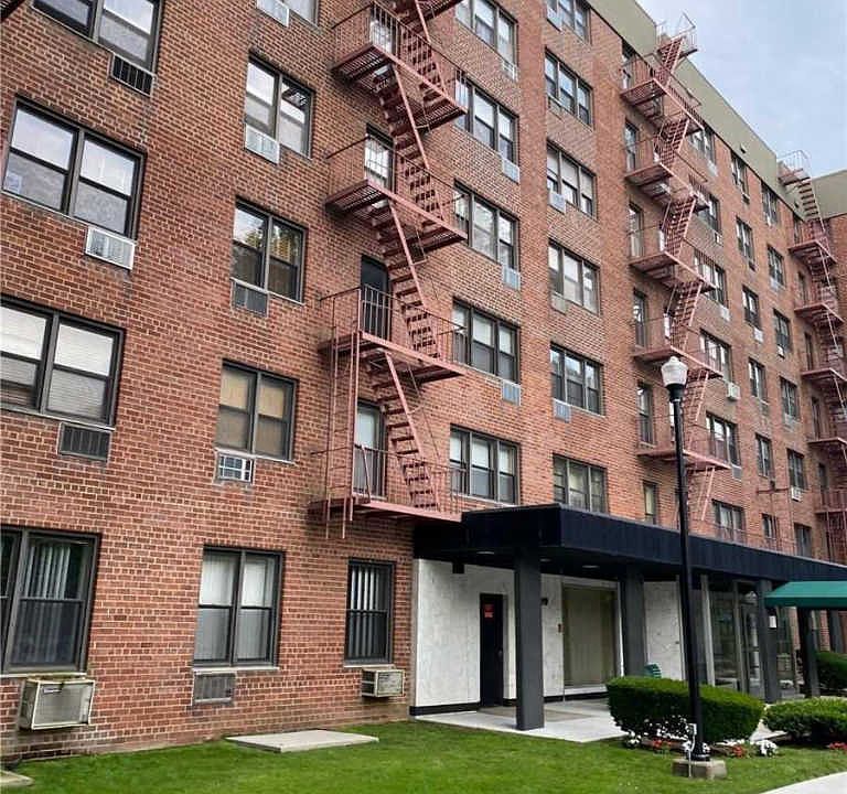 1st image of 8440 153rd Ave APT 1K