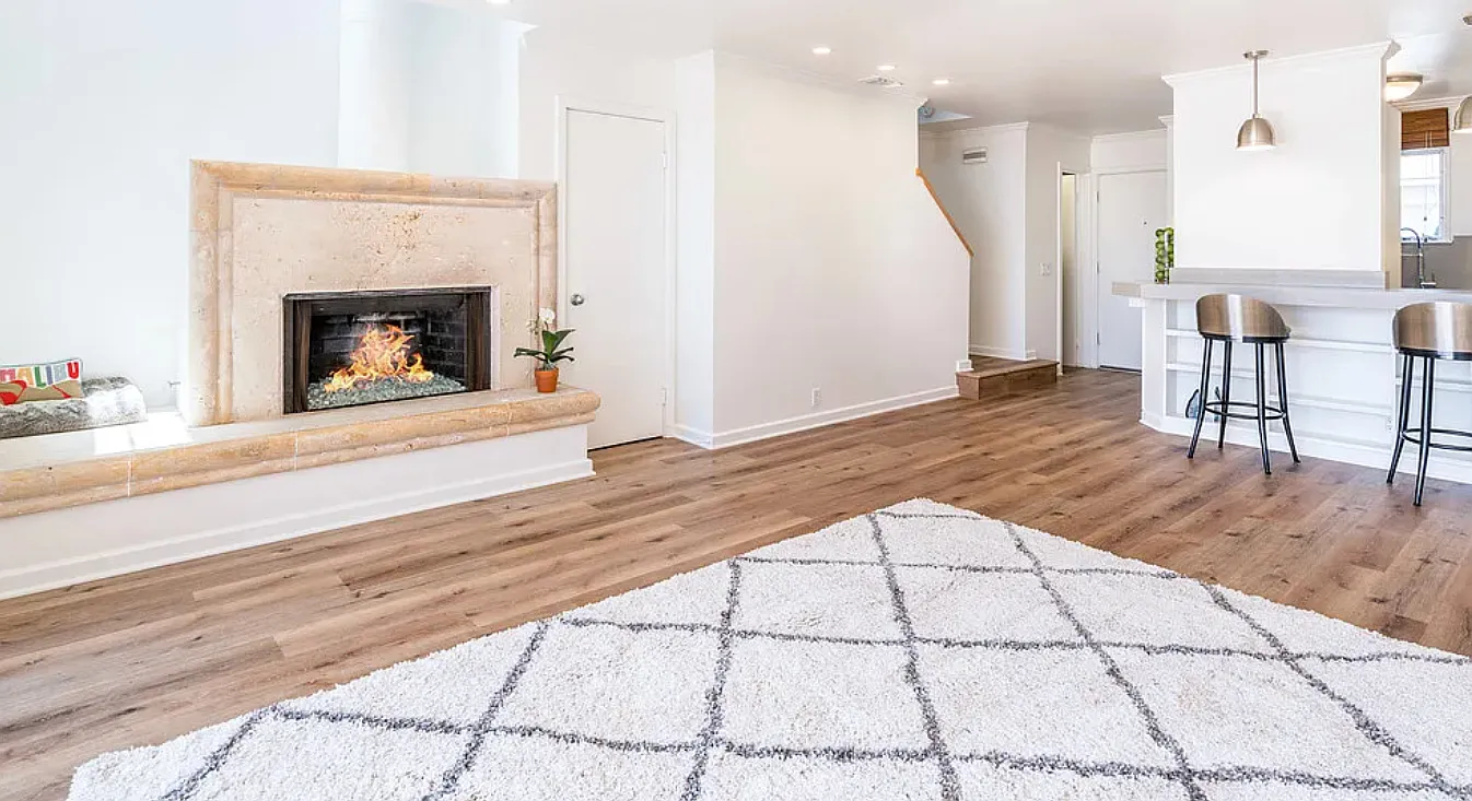 2 bed, 1.5 bath, 1007 sqft, $3,995 — Photo 2
