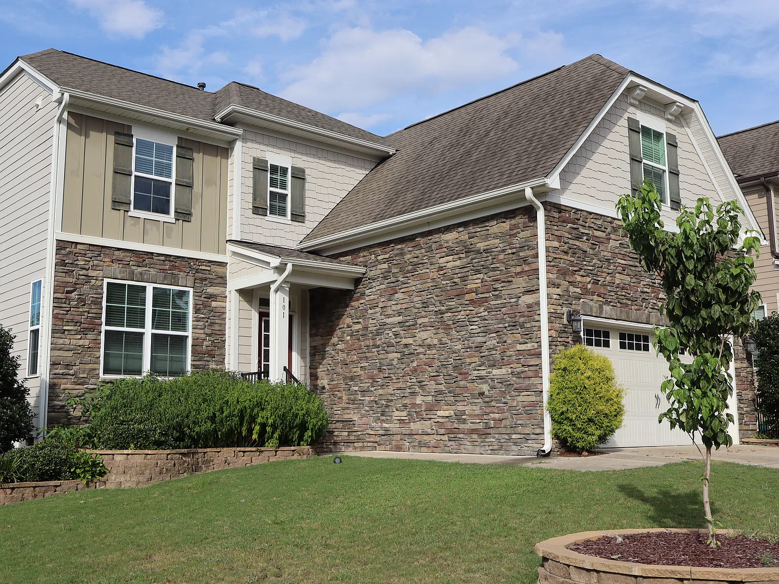 4 bed, 2860 sqft, $2,850 — Photo 3