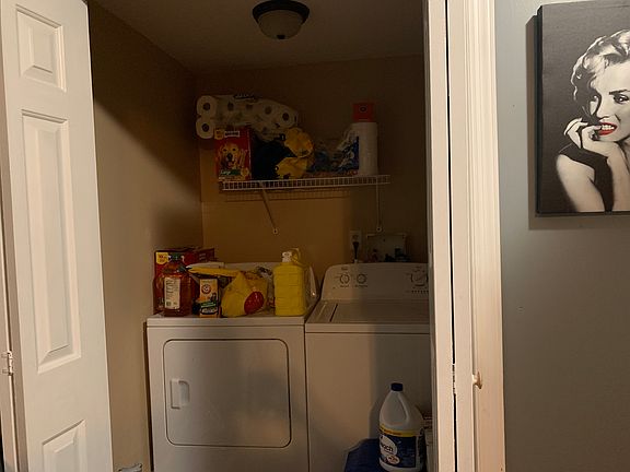 Laundry with washer /dryer h