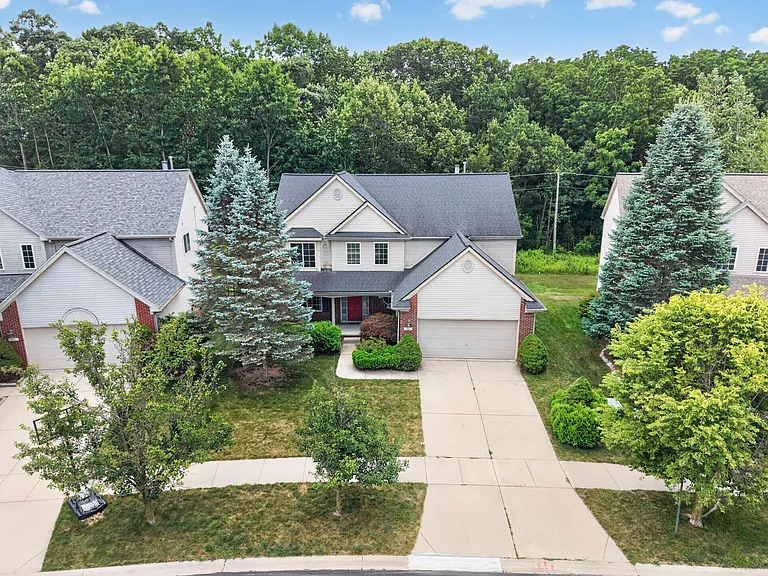 392 Sedgewood Ln — Photo 45
